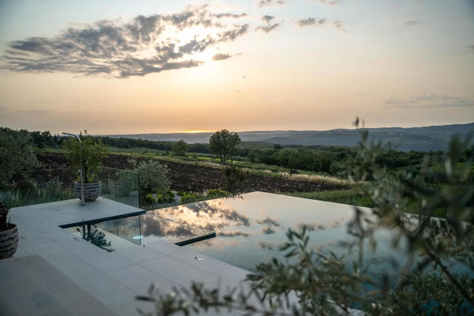 Villa Alma Infinity Pool — außen